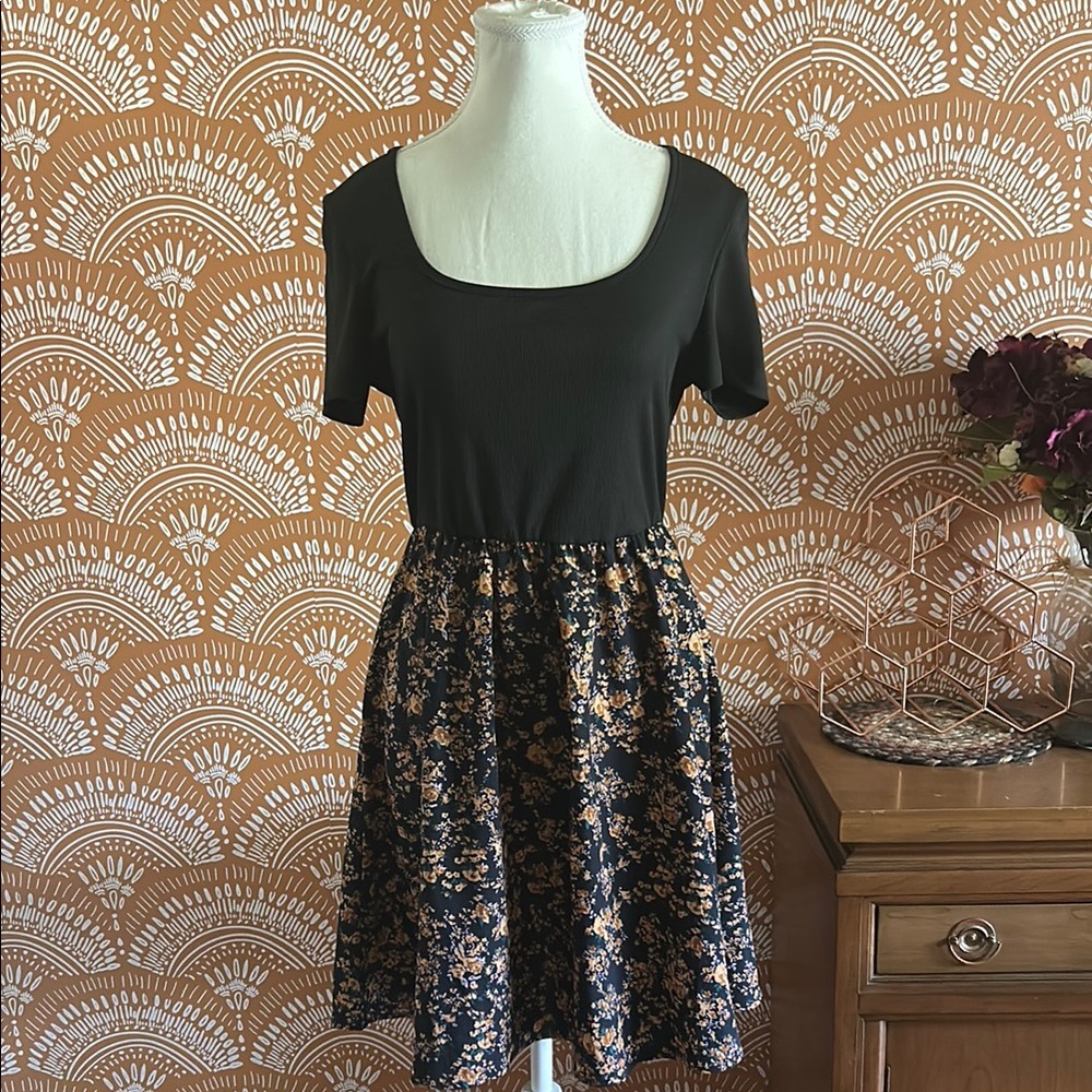 Chic Black and Gold Floral Mini Dress
